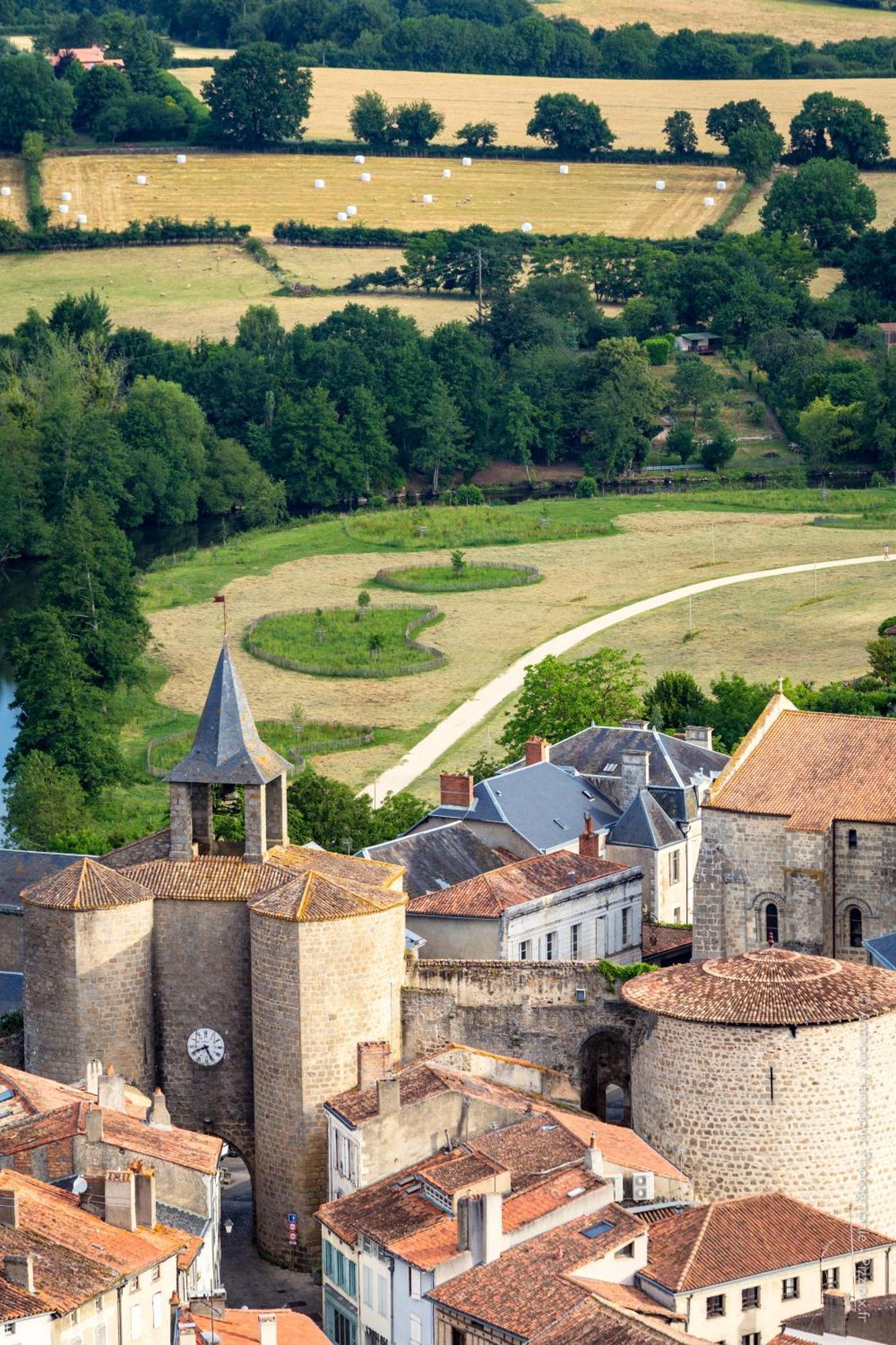 Petite Maison Medievale Партене Экстерьер фото